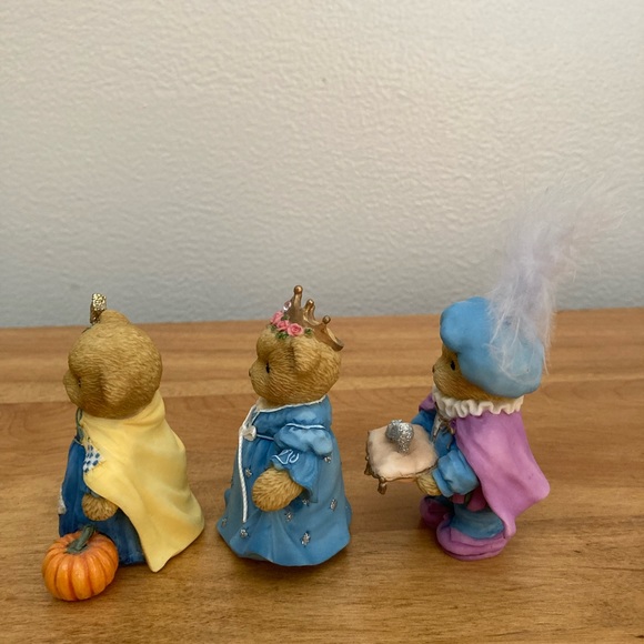 Cherished Teddies Cinderella Collection - Picture 3 of 8